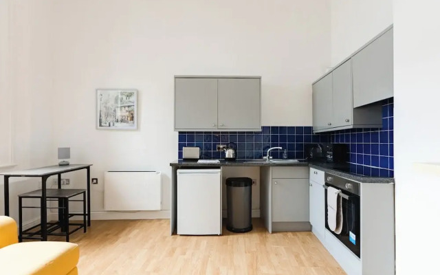 Platform City Studio Apartment No.9