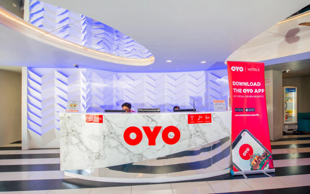OYO 241 Ratana Hotel Sakdidet