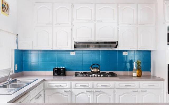 Villa Allegra Family Vacation Home w Pool BBQ
