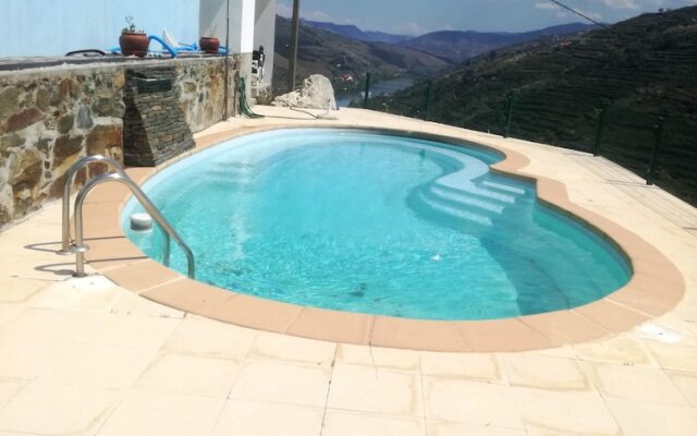 Villa with 3 Bedrooms in Mesão Frio, with Wonderful Mountain View, Private Pool, Furnished Terrace - 93 Km From the Beach