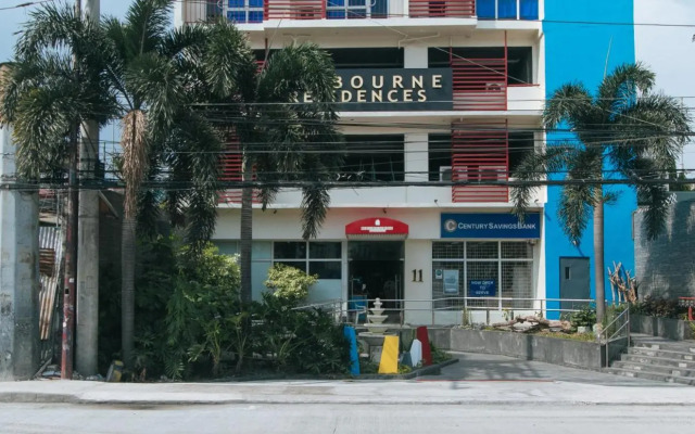 RedDoorz Plus @ Buendia Ave Makati