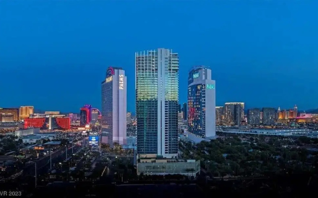 Luxurious Studio Balcony Access 26319