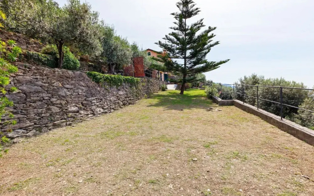 Lovely Apartment in Villa With Garden