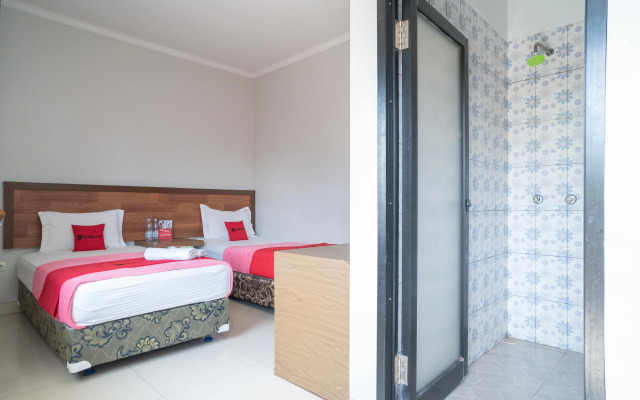 RedDoorz Syariah Near Tugu Dodol Kandangan