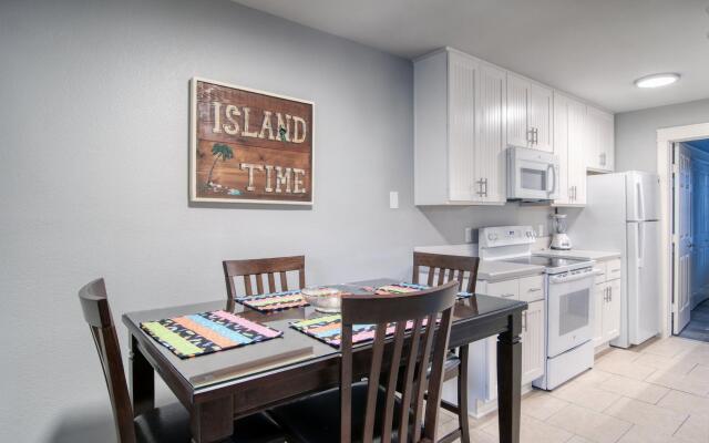 Courtyard #111 Condo