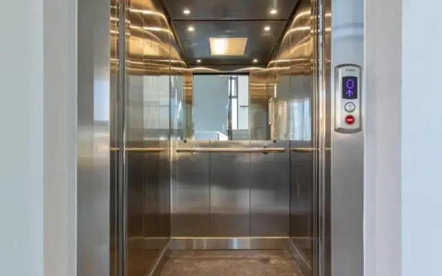 Eagles Nest- 2BR stylish, free park, Netflix