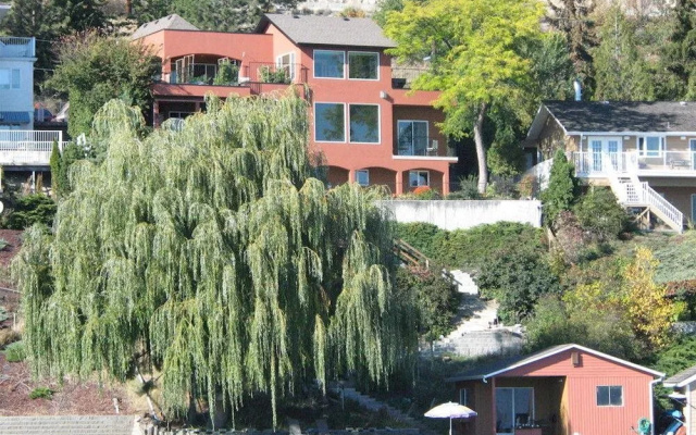 Willow Beach Bed & Breakfast