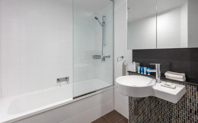 Meriton Suites Adelaide Street, Brisbane