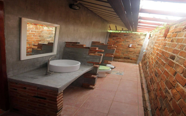 Chomjan Beach Resort