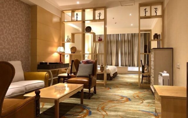 F World Conference Center Hotel (Wuhan Tianhe Airport Julong Avenue Subway Station Branch)