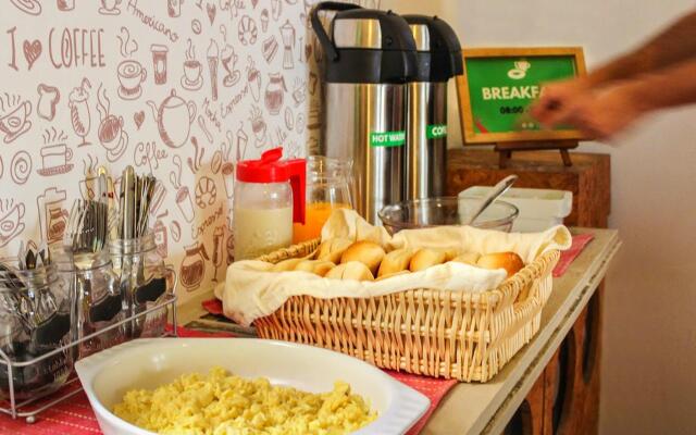 Red Llama Eco Hostel