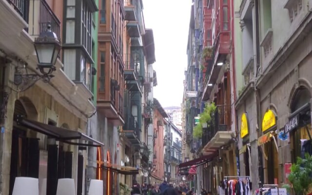 Lollipop Flats City Center Prime Suite