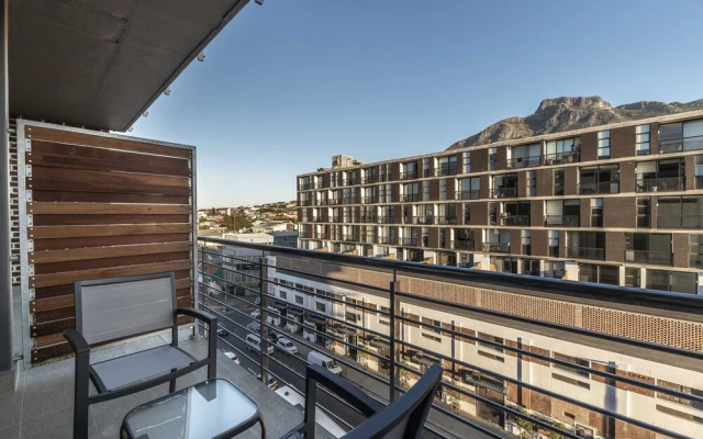 C502 Woodstock Quarters with Pool & Gym