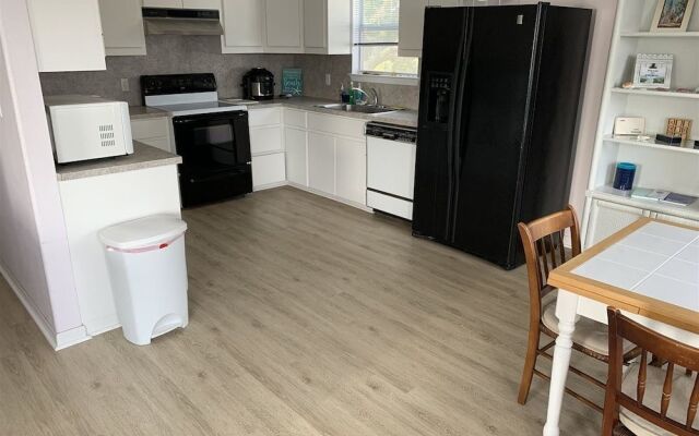 Crows Nest Apartment