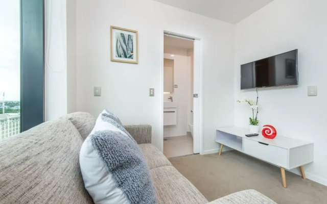 Ehome - Brand New Amazing Skytower View On The Bed – Guest Rooms – Auckland
