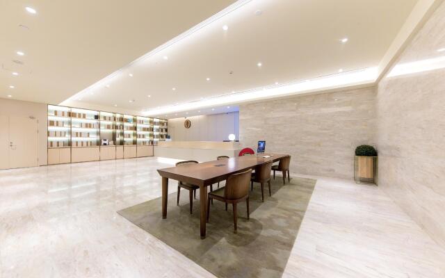 Ji Hotel Shanghai Qibao Metro Station