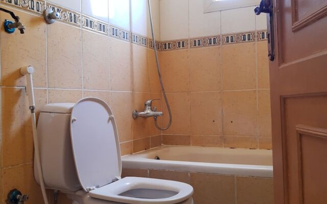 OYO 541 The Mar Furnished Apartments