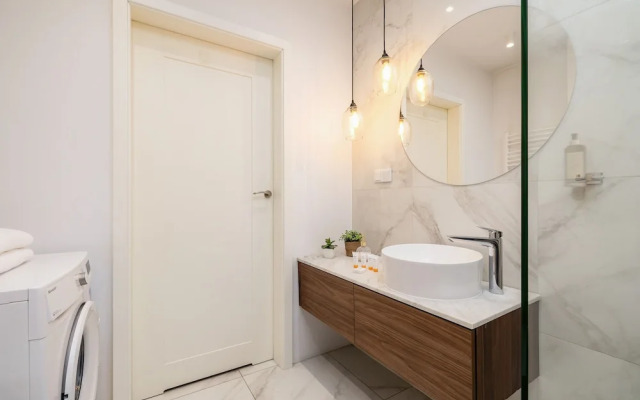 Elegant Apartment in Cracow by Renters