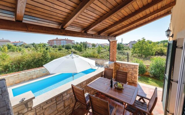 Nice Home in Lovrecica With 3 Bedrooms, Internet and Outdoor Swimming Pool