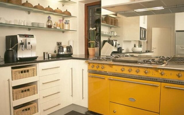 Villa Honeywood Guest House