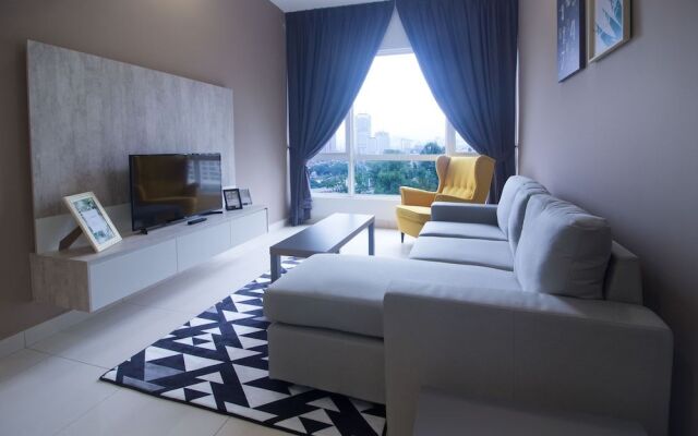 OYO Home 500 Premium 2BR Crest Condo