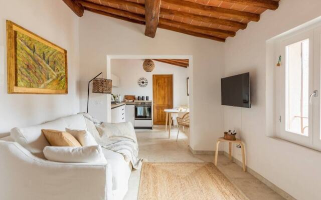 Stylish Luxury Loft Sleeps 4 San Gimignano Tuscany