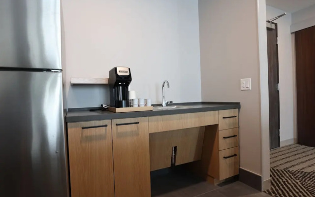 Cedartree Hotel Portland Hillsboro