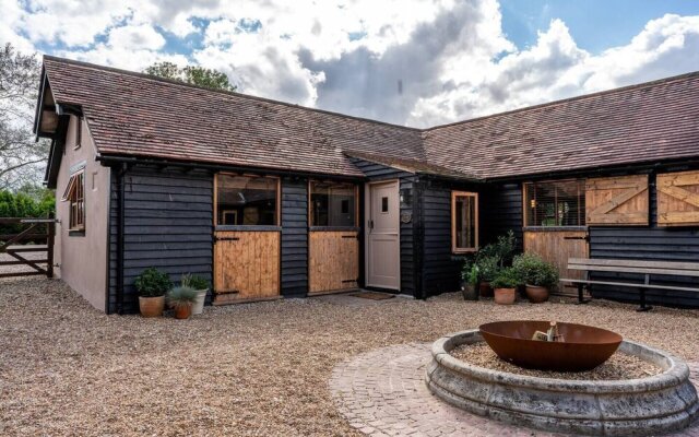 Morden Rustic Country Converted Stable, Kent Downs
