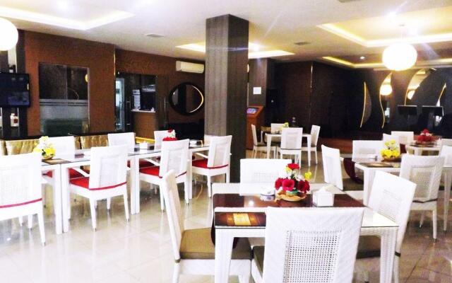 Specia Hotel & Resto