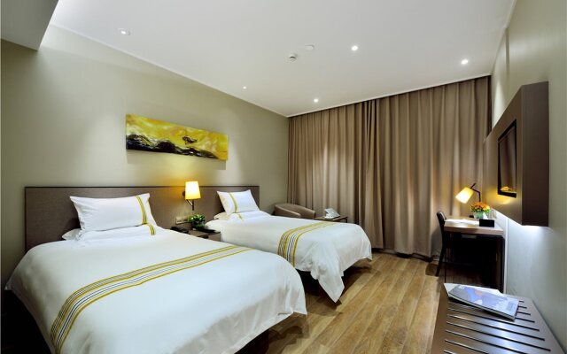 Home Inn Plus Shenyang Railway Station East Square