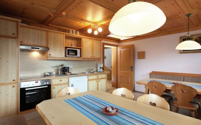 Spacious Apartment Near Ski Area In Konigsleiten