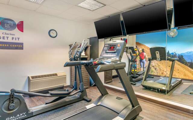 Clarion Pointe Medford