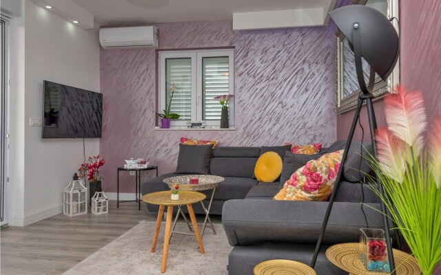 Amazing Apartment in Makarska With 2 Bedrooms and Wifi