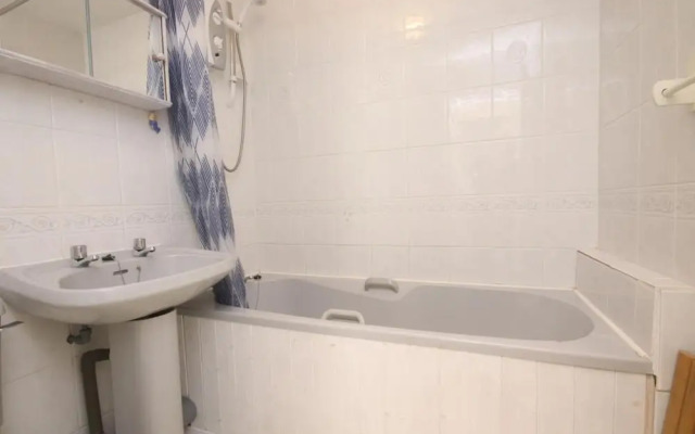 42A Medmerry Park 2 Bedroom Chalet