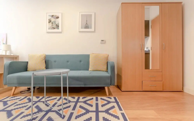 Lovely Modern Studio In Limehouse