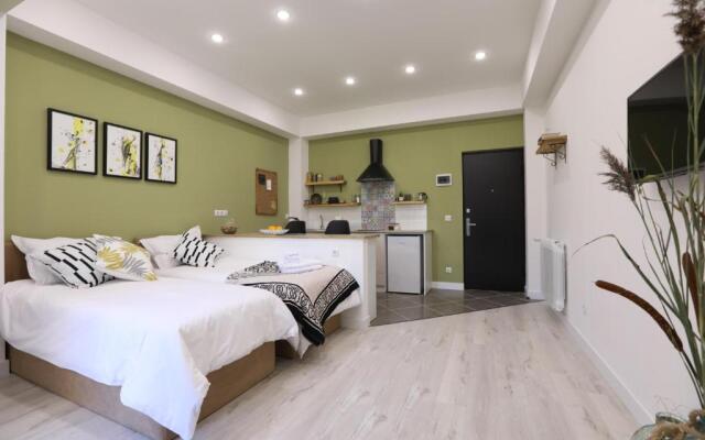 Green Rose Studio - Self Checkin - Garden - BBQ