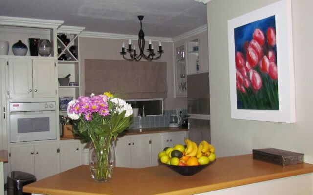 Fully Furnished 3 Bedroom House In in Pentagon Park Bloemfontein