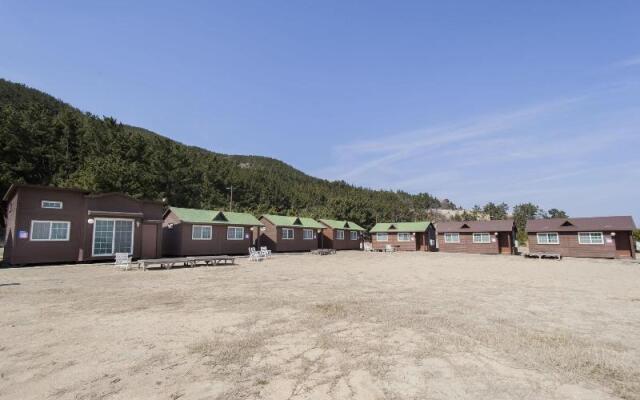 Pinebeach Hotel