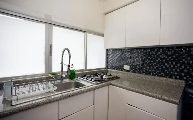 Chic Condo with Gym & Private Roof