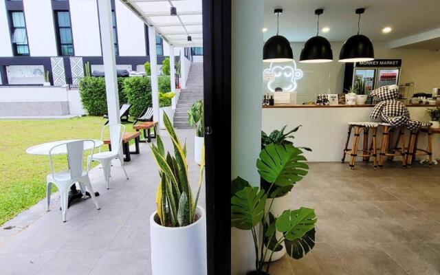 Blu Monkey Hub & Hotel Ranong