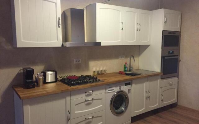 Apartament la curte Reset Club