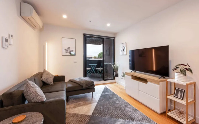 Modern 1 Bedroom Apartment in Brunswick East Near CBD