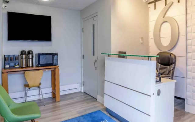 Motel 6 Niagara Falls, ON – Near the Falls
