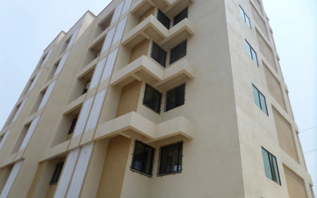 Riya Raj Hotel