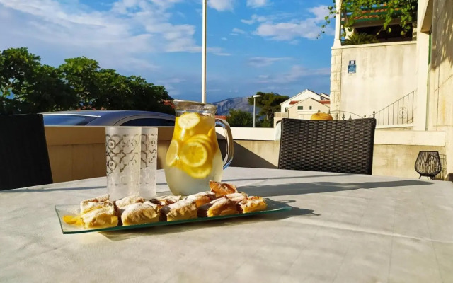 Garden apartment with a View