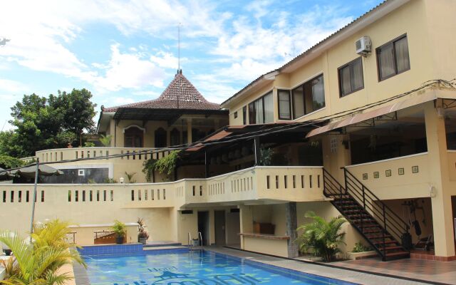 Front One Resort Yogyakarta