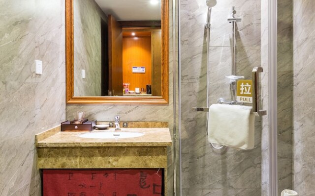 Longmen Impression Hotel