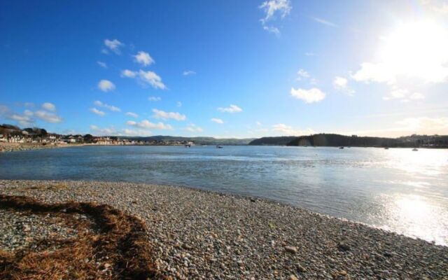 Estuary View Apartment