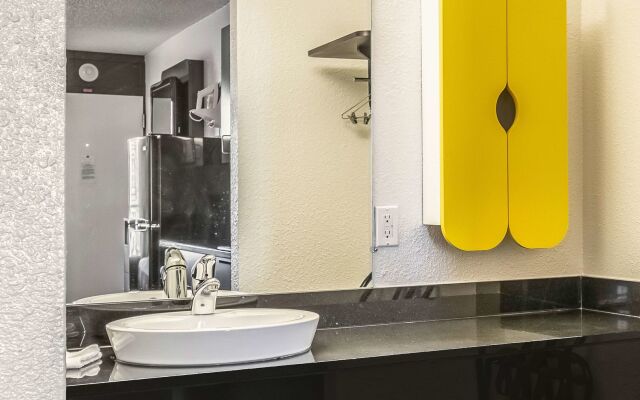 Studio 6 Little Rock, AR - West