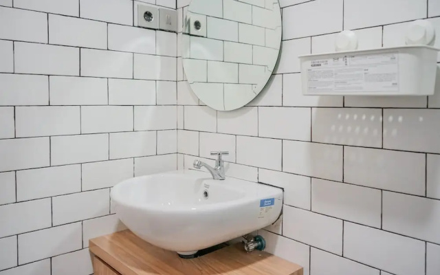 Comfort and Relax Studio at Parkland Avenue Apartment